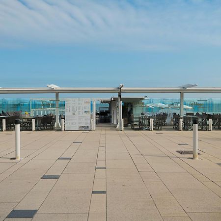 Hotel Merveilleux Cote Mer Dunkirk Bagian luar foto