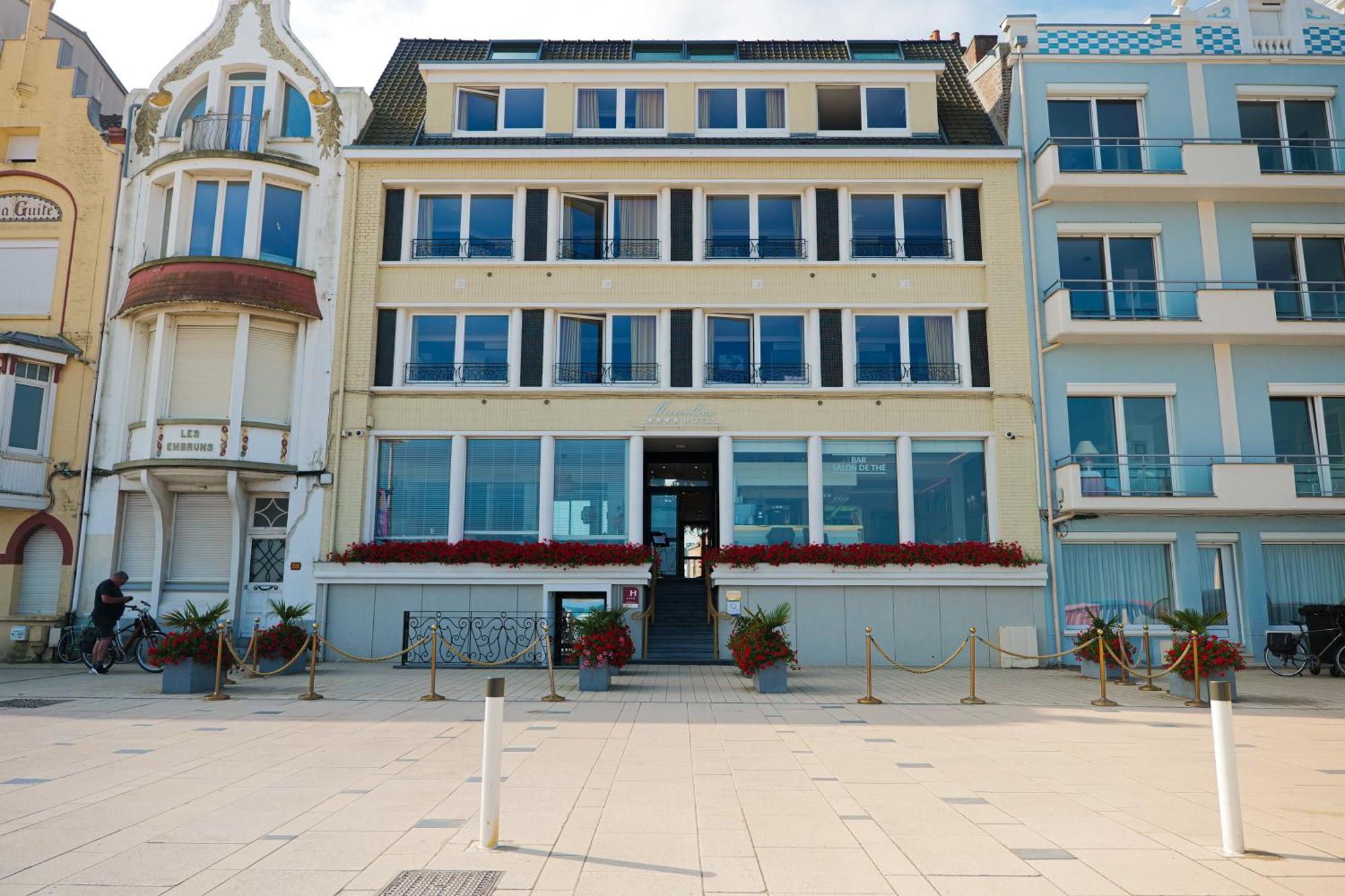 Hotel Merveilleux Cote Mer Dunkirk Bagian luar foto