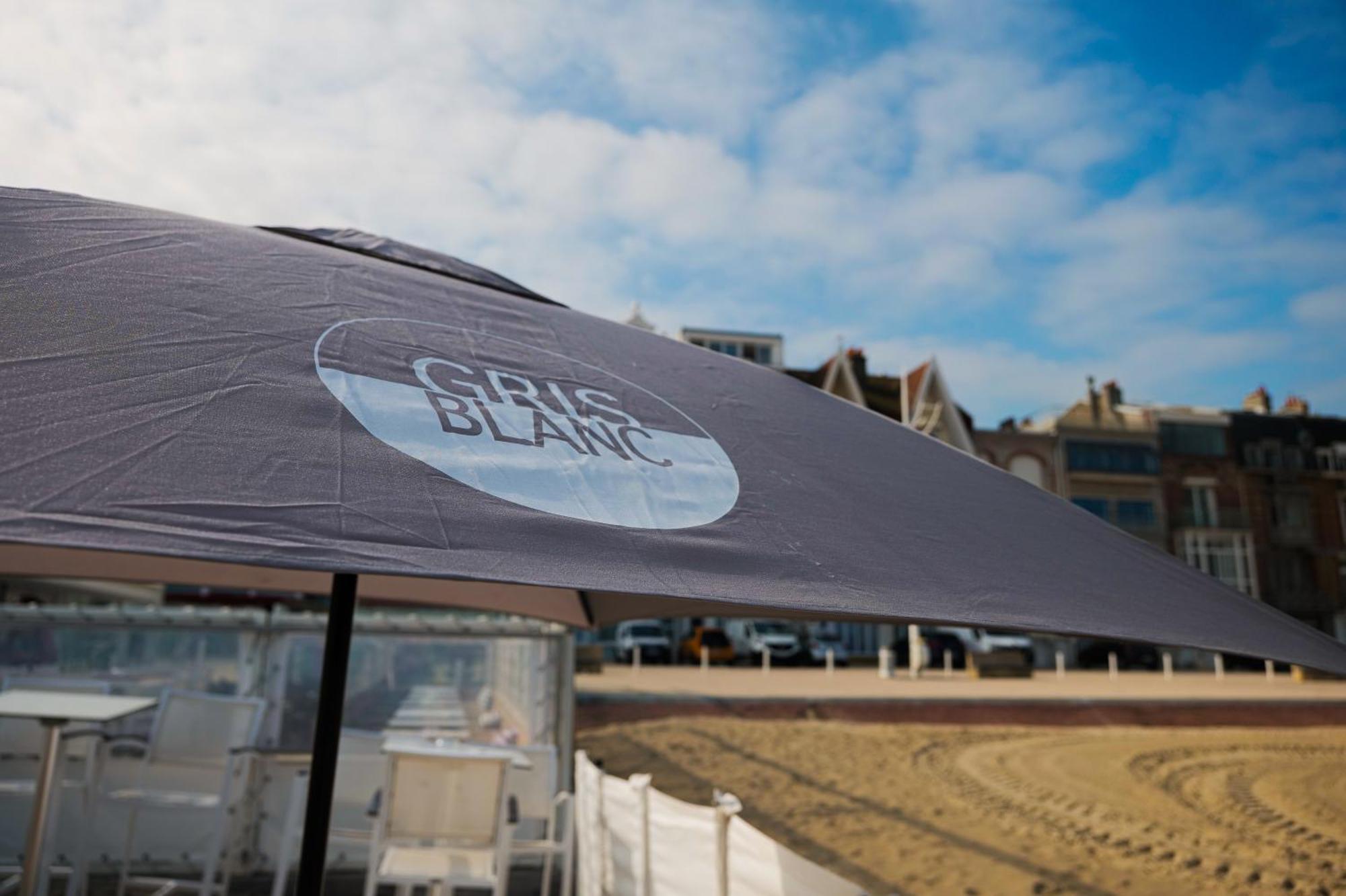 Hotel Merveilleux Cote Mer Dunkirk Bagian luar foto
